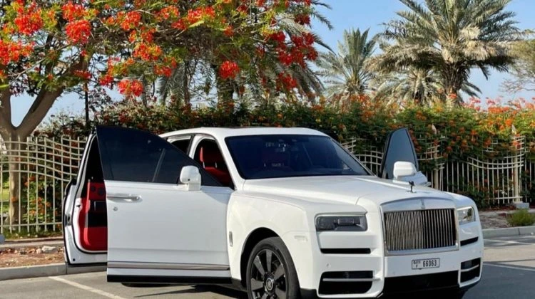 Rolls Royce Cullinan rental dubai